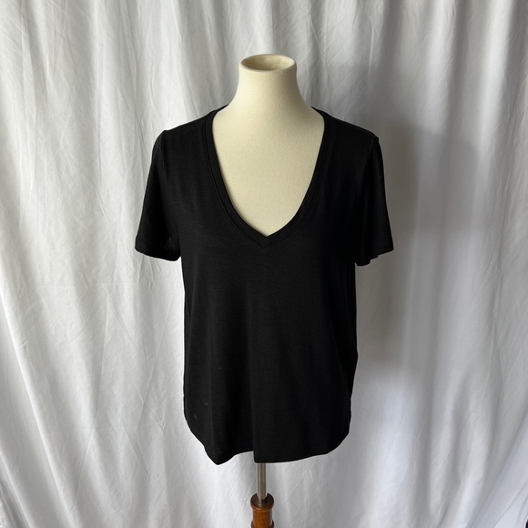 PAIGE Rochelle Knit V-neck T-shirt - Medium - Picture 1 of 7